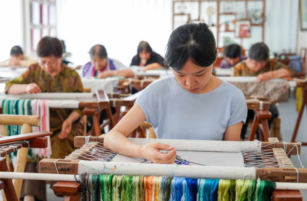 图片[1]-Su Embroidery Production Process: An Introduction to the Treasure of Oriental Traditional Handicrafts-Dgcity-Discover Great Chinese City